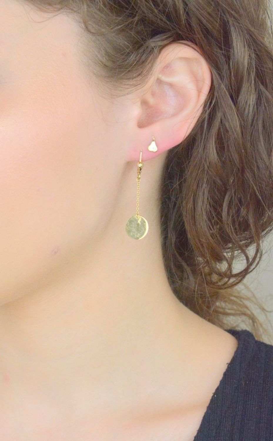 Złote kolczyki damskie wiszące kółka na łańcuszkach próba 333.jpg